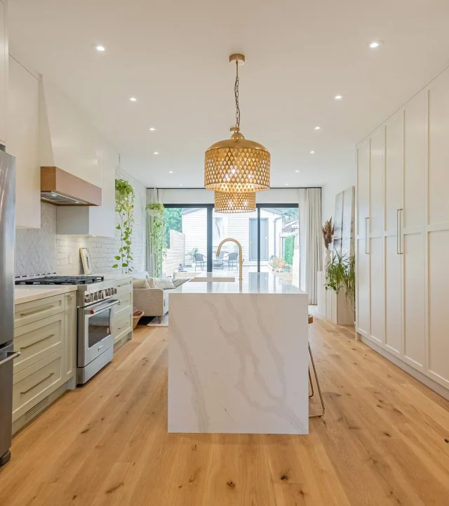 Bright kitchen and a large island.‎