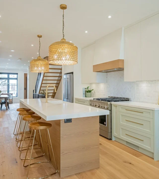 Bright kitchen and a large island.‎