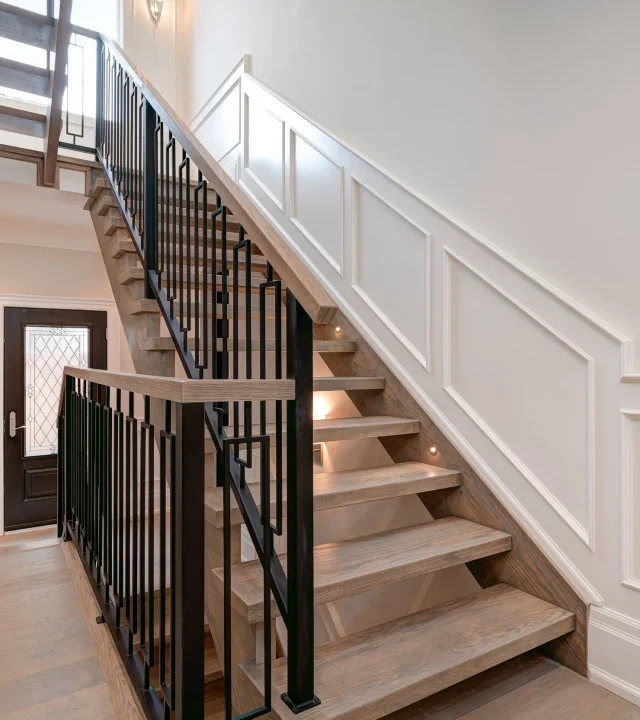 staircase with custom railings.‎